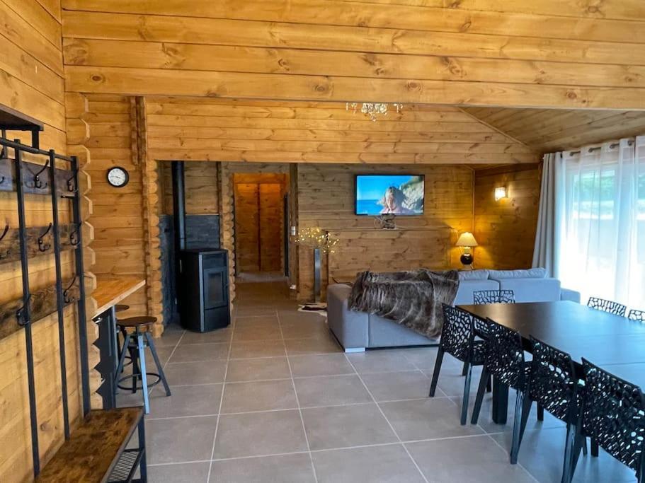 La A Ingalls Holiday home